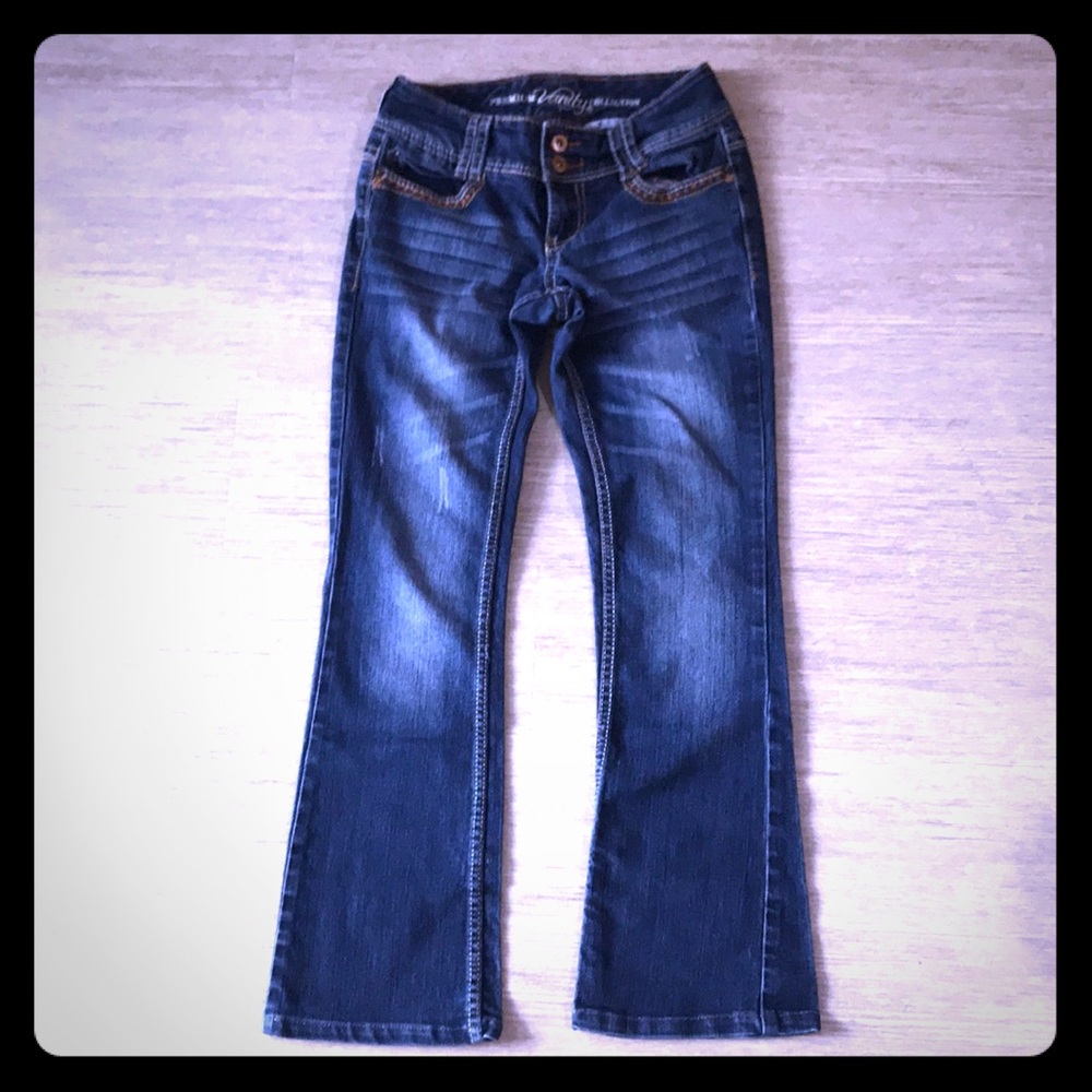 Premium Jeans with Brown Trimming